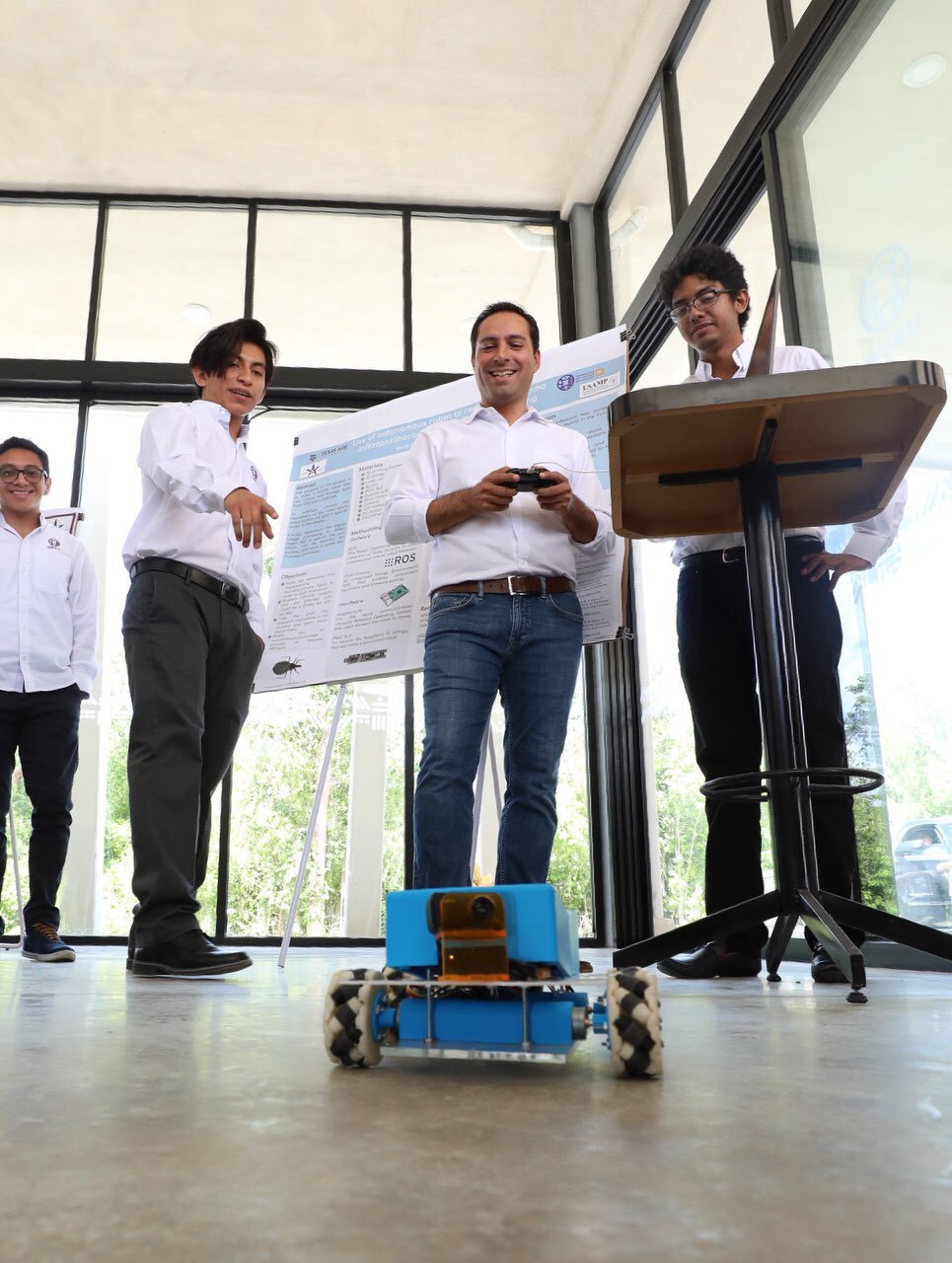 La UPY recibe los equipos más avanzados en robótica