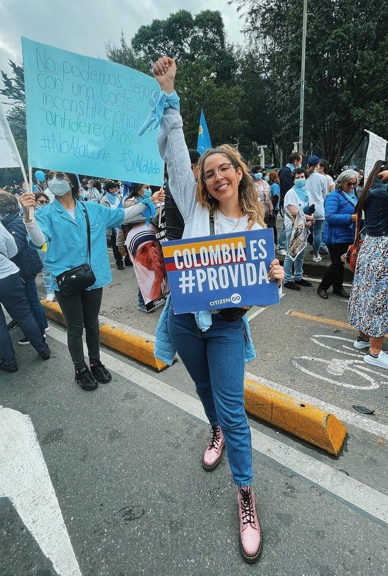 Colombia rechaza el aborto en multitudinarias manifestaciones