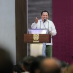 Gobernador Joaquín Díaz Mena entrega plazas a personal de apoyo educativo