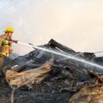 Incendio en bodegas de la carretera Mérida-Umán fue sofocado tras horas de labor continua
