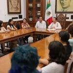 Orientan a personas de San José Tecoh sobre procedimientos legales para adquirir terrenos