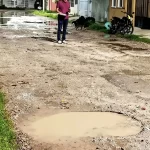 Vecinos del Poniente exigen seguridad vial y bacheo en caminata con el regidor Adrián Gorocica